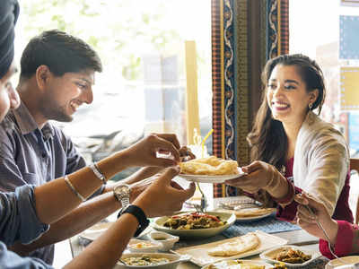 ഭക്ഷണം കഴിക്കും, സൗകര്യമില്ല സർവീസ് ചാർജ് തരാൻ