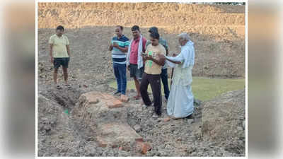 Kaushambi News: तालाब की खुदाई कर रहे मजदूरों को मिली बुद्ध के समय की दीवार, अब ASI करेगा जांच