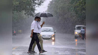 Delhi Weather: दिल्ली में बारिश को लेकर मौसम विभाग के सारे अनुमान बुरी तरह फेल, उमस से लोग बेहाल, बारिश का है इंतजार