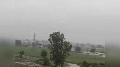Heavy Rain Lashes In Bhopal: भोपाल में आसमान से मूसलाधार आफत, कई बस्तियों में घुसा पानी, भारी बारिश की चेतावनी