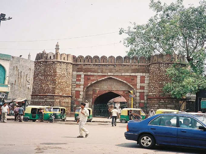 हज़रत शाह तुर्कमान बयाबानी की दरगाह - Dargah Of Hazrat Shah Turkman Bayabani