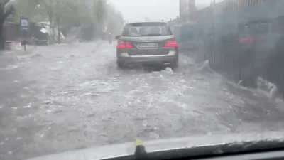 दिल्ली में 2 घंटे की बारिश ने और बढ़ाई उमस, जाम में घंटों फंसे लोग