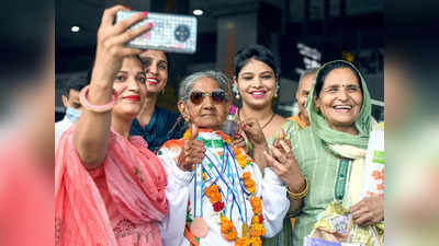 Bhagwani Devi: पोते से प्रेरित होकर 94 साल की दादी ने एथलेक्टिस में रचा इतिहास, 3 मेडल लेकर लौटीं दिल्ली