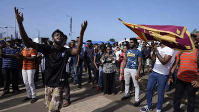 Emergency In Sri Lanka: ಅಧ್ಯಕ್ಷರ ಪಲಾಯನದ ಬೆನ್ನಲ್ಲೇ ಶ್ರೀಲಂಕಾದಲ್ಲಿ ತುರ್ತು ಪರಿಸ್ಥಿತಿ ಘೋಷಣೆ