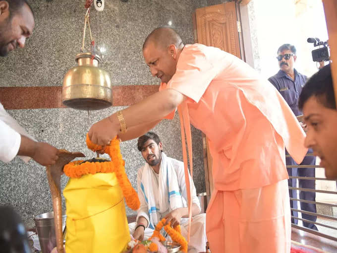 सीएम योगी ने मानसरोवर शिव मंदिर का किया लोकार्पण