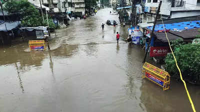 Gujarat Rains: नवसारी से वलसाड, जिंदगी तबाह...गुजरात में भारी बारिश ने छीनीं 93 जिंदगी, आठ जिलों में रेड अलर्ट