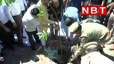 Harela 2022 : उत्तराखंड में हरेला पर्व की धूम, सीएम धामी ने पौधा लगाकर किया शुभारंभ, देखें वीडियो