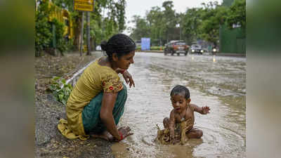 Lucknow Rain: लखनऊ में झमाझम बारिश, अचानक आए बादल...नोएडा तक बदला मौसम