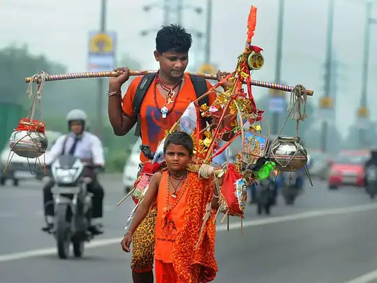 Kanwar Yatra 2022 started in Sawan Month Know how many types of kanwar are  there and Kanwar Yatra history