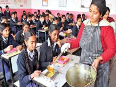 School Nutrition Diet: शालेय पोषण आहाराचे १०२ कोटी थकले