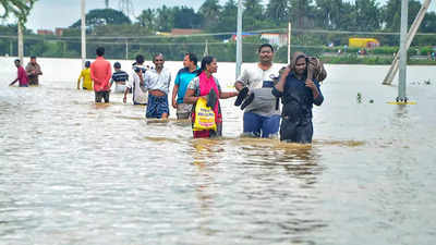 Andhra Pradesh flood: आंध्र प्रदेश में थमा गोदावरी का पानी, बाढ़ का असर हुआ कम... अब तक एक मौत