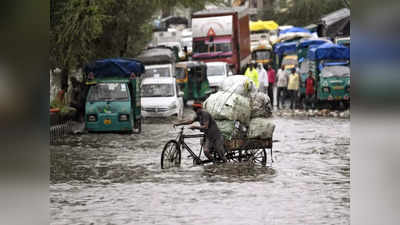 Delhi Traffic Latest Update: दिल्ली में बारिश से राहत मगर जगह-जगह जाम, भूलकर भी इन रास्तों में मत निकलिए