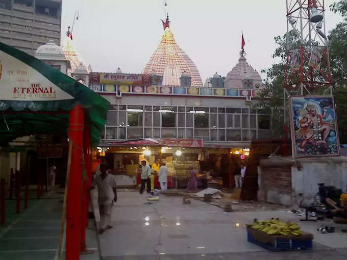 मंदिर के पुजारी ने क्या कहा -