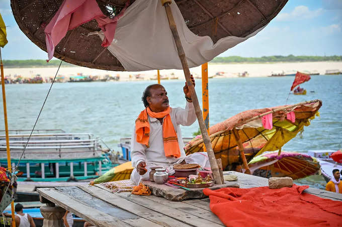 কী ভাবে বারাণসী পৌঁছবেন?