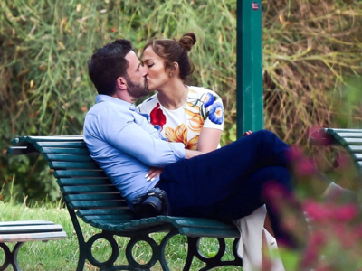 Jennifer Lopez Honeymoon: पार्क में पति बेन एफ्लेक संग खुल्‍लम-खुल्‍ला इश्‍क लड़ाती नजर आईं जेनिफर लोपेज