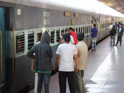 Indian Railways: প্যাসেঞ্জার ট্রেনের বেসরকারিকরণ নিয়ে কেন্দ্রের পরিকল্পনা কী? মুখ খুললেন রেলমন্ত্রী