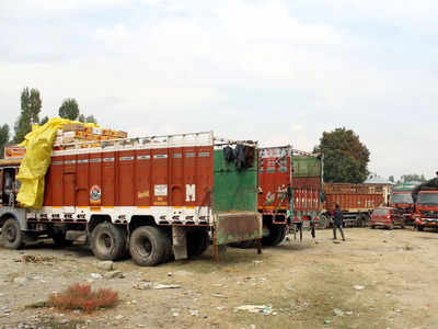 Delhi News: दिल्ली के नजफगढ़ में अब नो एंट्री के दौरान कमर्शल वाहनों को नहीं मिलेगा ईंधन
