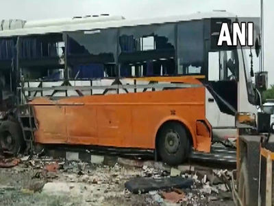 Bus Acciden​t: २ डबल डेकर बसचा भीषण अपघात; ८ प्रवाशांचा जीगाच मृत्यू, ३५ जखमी