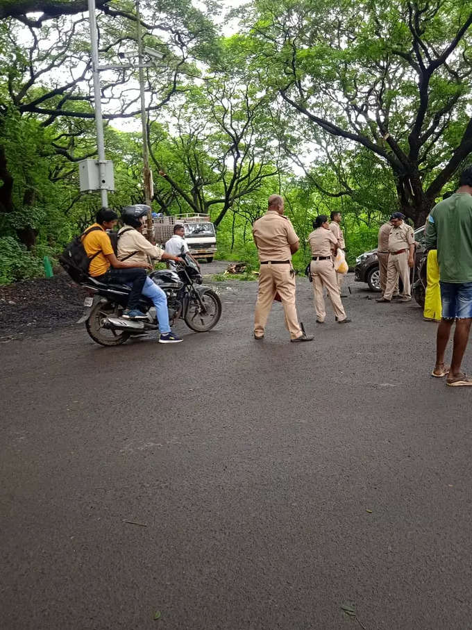 पोलीस संरक्षणात झाड तोड सुरू