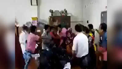 West Bengal News: बंगाल में स्टूडेंट को थप्पड़ मारने पर महिला टीचर को निर्वस्त्र कर मारपीट, अब तक 4 गिरफ्तार