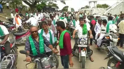 ಕೆಆರ್‌ಎಸ್‌ ಜಲಾಶಯದ ಸಮೀಪ ಟ್ರಯಲ್ ಬ್ಲಾಸ್ಟ್‌ಗೆ ವಿರೋಧ: ರೈತ ಸಂಘಟನೆಗಳಿಂದ ಪ್ರತಿಭಟನೆ