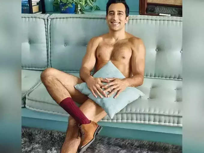 Rahul Khanna posed nude on Instagram