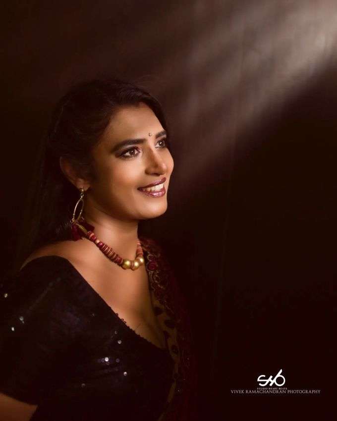 Actress Kasthuri: ఇంటింటి ‘గృహలక్ష్మి’ తులసి.. లేటెస్ట్ పోజులు..