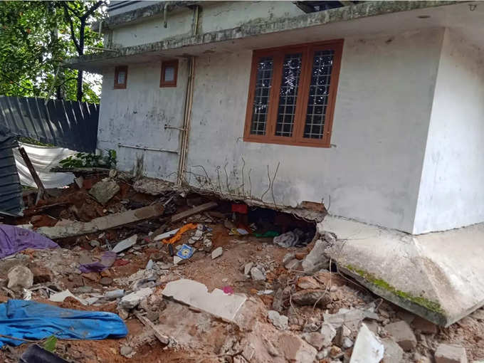 Perumbavoor House Collapsed