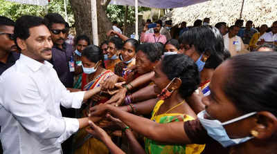 వరద ప్రభావిత ప్రాంతాల్లో జగన్ పర్యటన సాగిందిలా.. 