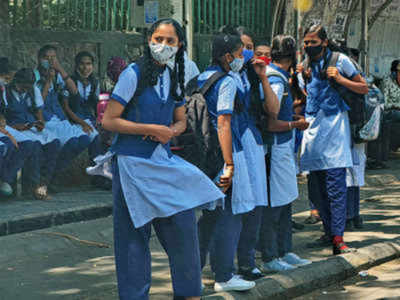 Uttarakhand School Students Crying : शाळेत येताच ८ विद्यार्थिनी रडत-रडत अचानक पडल्या बेशुद्ध, तपास करताच समोर आली धक्कादायक माहिती