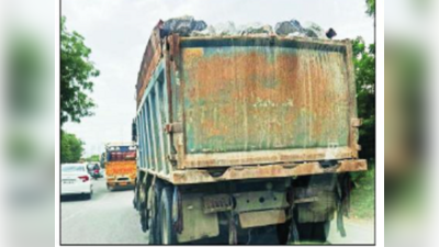 Gurugram News: परिवहन कानून की खुलेआम उड़ाई जा रही हैं धज्जियां, सड़कों पर फिर दौड़ने लगे पत्थरों से भरे डंपर