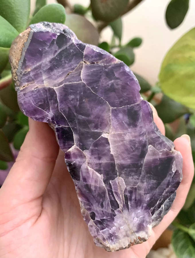 అత్యంత అరుదైన కురువింత (Amethyst) రాయి