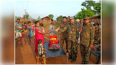 Community Contact: మావోయిస్టుల ప్రలోభాలకు గురికావొద్దు: బోనాల కిషన్