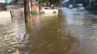 Bengaluru Rains: ಧಾರಾಕಾರ ಮಳೆಗೆ ಹೊಳೆಯಾದ ರಸ್ತೆಗಳು, ಇನ್ನೂ ಮೂರು ದಿನ ಮಳೆ