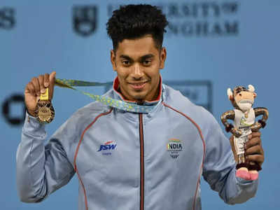 राष्ट्रकुल स्पर्धेत भारताला तिसरं सुवर्ण पदक; वेटलिफ्टर अचिंताची गोल्डन कामगिरी