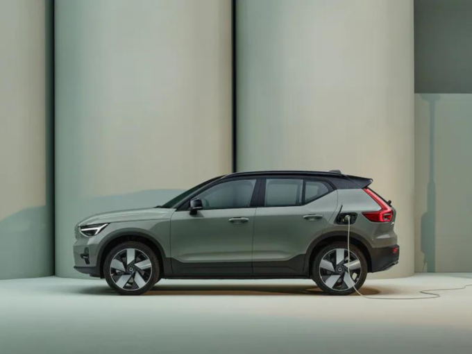 Volvo XC40 recharge side