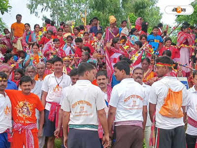 Sawan 2022: শ্রাবণের তৃতীয় সোমবার, নন্দীগ্রামের আকন্দবাড়ির পার্বতী মন্দিরে নামল ভক্তদের ঢল