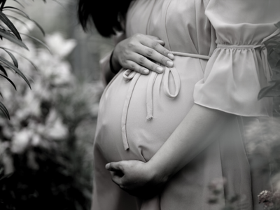 निर्दयीपणाचा कळस! गर्भवती महिलेला लाथा-बुक्क्यांनी मारहाण; ६ महिन्याचं अर्भक दगावलं