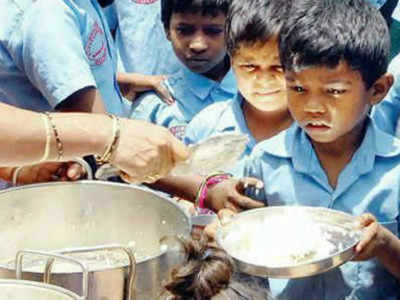 Midday Meal:मध्यान्ह भोजनाचे सव्वा कोटी रोखले, शाळांना निकृष्ट साहित्यांचा पुरवठा