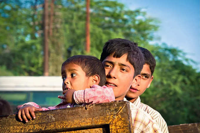 বাড়ির কাজে সাহায্য