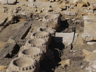 PHOTOS : जमिनीखाली सापडलं ४५०० वर्षे प्राचीन सूर्य मंदिर, भूगर्भात होती मातीची भांडी अन् बिअरचे ग्लास