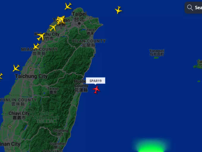 नैंसी पेलोसी का विमान ताइवान के करीब