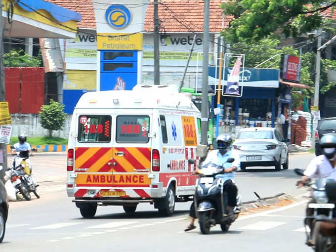 ​ദേഹാസ്വാസ്ഥ്യം, അവശരായി മൂവരും