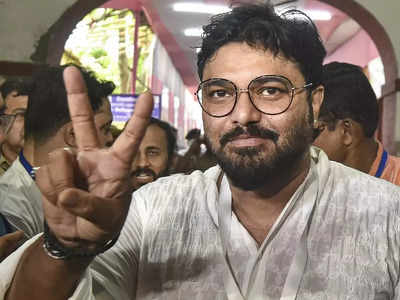 Babul Supriyo: নাটকীয় উত্থান পতনের সাক্ষী কেরিয়ার, ফের ক্ষমতার নিউক্লিয়াসে রাজনীতির ব্লু আইড বয়