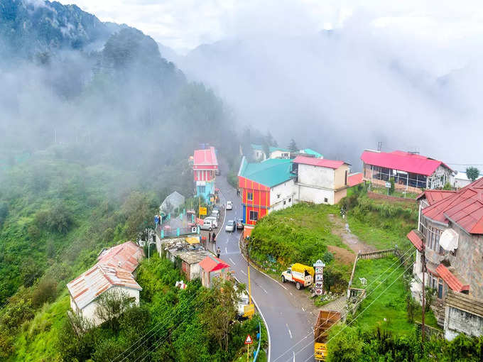 ​কানাতাল হিল স্টেশন মানেই এক টুকরো অস্ট্রিয়া