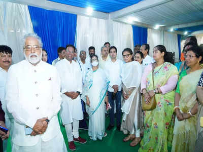 Mamata Banerjee News: দিল্লি পৌঁছেই সাংসদদের সঙ্গে রুদ্ধদ্বার বৈঠক মমতার