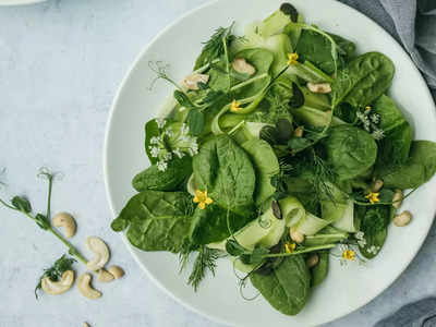 Eating Leafy Greens | മഴക്കാലത്ത് ഇലക്കറികള്‍ കഴിക്കുന്നത് സുരക്ഷിതമാണോ? ഈ കാര്യങ്ങള്‍ അറിഞ്ഞിരിക്കണം