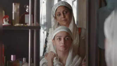 Darlings Movie Review: Alia Bhatt અને Shefali Shahની દમદાર એક્ટિંગ છેક સુધી જકડી રાખશે