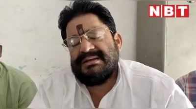 Janeshwar Mishra: ... जब सपा विधायक ने जनेश्वर मिश्र की जयंती पर मना डाली पुण्यतिथि, देखें वीडियो 