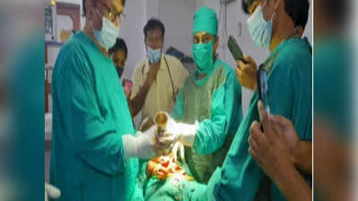 जौनपुर: घंटों चली सर्जरी और मरीज के पेट से निकला स्टील गिलास, डॉक्टर भी हैरान